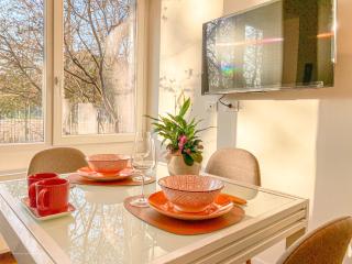 Banfi Suite - park view - 3