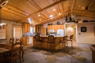 Luxury w Spa Foosball Near Summit - DeCarlo House - Big Bear Lake - 5