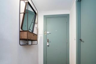 Stylish Seaview Apartment with Pool Access - 6