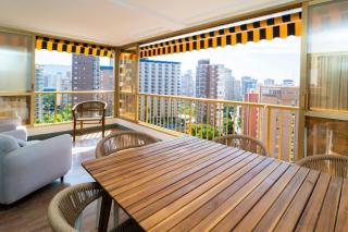Stylish Seaview Apartment with Pool Access - 1