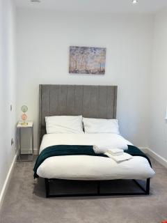 Home Away From Home - Elmers End - 0