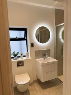 Home Away From Home - Elmers End - 8