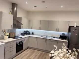 Home Away From Home - Elmers End - 1