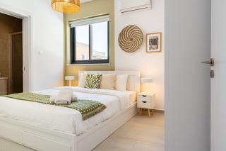 Solenne - Stylish 2-BR Apartment & Balcony in Larnaca - Larnaca - 1