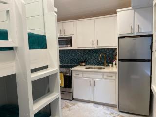 Cozy Couples Getaway - Morganton - 1