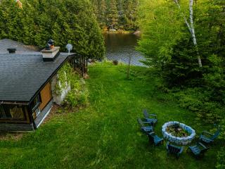 Le Chalet Brun, jacuzzi en bord de lac - Saint Adolphe D'Howard - 9