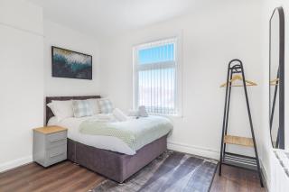 Charming 2 Bed with Fast Wi-Fi - Longford - 3