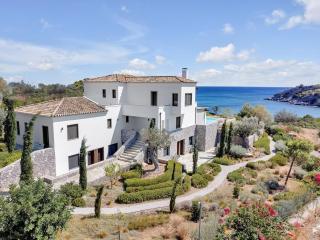 Villa Calma a Beachfront Luxury Retreat - Porto Heli - 4