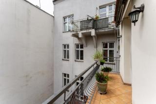 Near Wawel Castle - Krakau - 1
