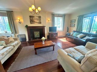 Private Lincoln Retreat - 4 Bedroom House - Lincoln - 9