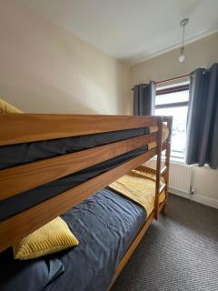 Hull House - Spring bank West - fridge freezer, Washing machine, sleeps 8 - Hull - 9