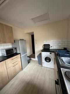 Hull House - Spring bank West - fridge freezer, Washing machine, sleeps 8 - Hull - 6
