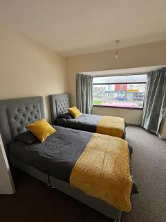 Hull House - Spring bank West - fridge freezer, Washing machine, sleeps 8 - Hull - 3
