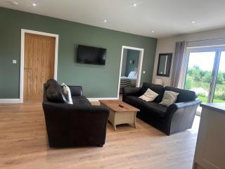 Lakeside Log Cabin - Legbourne - 8