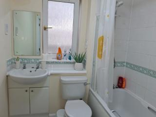 Spacious Modern 2-BR Apartment in Aberdeen City Centre - Aberdeen - 7
