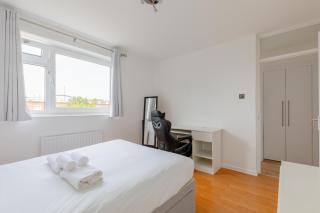 Well-located 3BD Flat with Private Balcony - Londra - 8