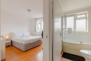 Well-located 3BD Flat with Private Balcony - Londra - 7