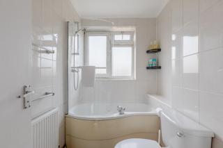 Well-located 3BD Flat with Private Balcony - Londra - 5