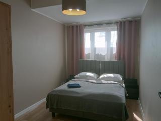 Apartament z Widokiem, wygodny Apartament z sypialnią, kuchnią i salonem, 47m2, bezpłatny garaż - Wrocław - 0