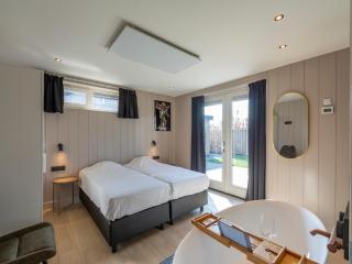 Wellness Home by Dutch Coast with Sauna - De Zandloper - 7
