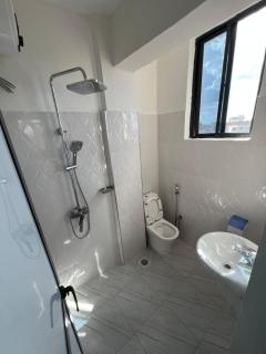 Modern 3BR in Masaki With Gym &Pool - Dar es Salaam - 5