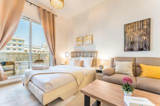 Studio with Balcony Overlooking the Community, Walking Distance from the Park, Hanover Square HSS, Jumeirah Village Circle by Deluxe Holiday Homes - 5