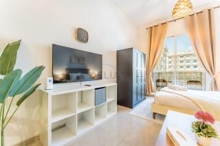 Studio with Balcony Overlooking the Community, Walking Distance from the Park, Hanover Square HSS, Jumeirah Village Circle by Deluxe Holiday Homes - 2