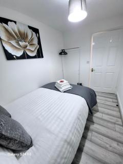 Robinhuts Views Apartments - Londra - 3