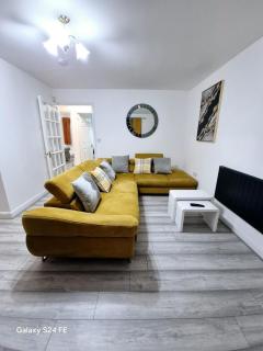 Robinhuts Views Apartments - 1