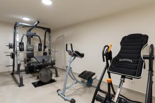 FREE Breakfast, Villa Dreamcatcher with Outdoor and Indoor Pool, Hot Tub, Playroom and Home Cinema - Atsipopoulo - 2