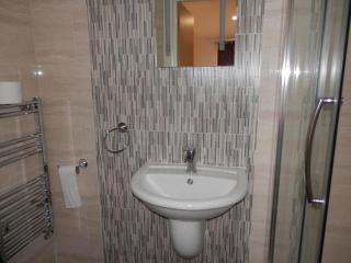 Heathrow Travellers Hub - Hounslow - 8