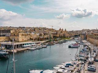 Spacious Townhouse with a Terrace overlooking Valletta's Grand Harbor - Senglea - 7