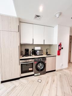 JVC Apartment Near Circle Mall - 5