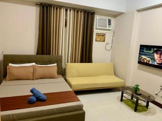 A&G Condotel at 101newport Across NAIA T3 - Manila - 8