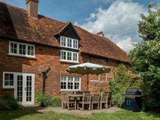 Pass the Keys Chilterns Farm House - West Wycombe Park - 8