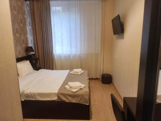 Huaren Hotel - Tbilisi - 3