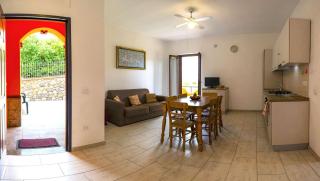 Benny, Family Flat with Garden & BBQ Near Maratea by Kaizen Stays - La Marinella - 0