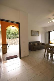 Benny, Family Flat with Garden & BBQ Near Maratea by Kaizen Stays - La Marinella - 8