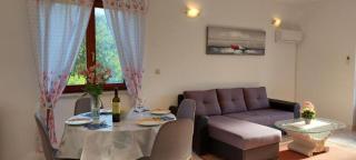 Green House Villa with Pool - 2