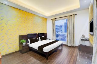 Super Townhouse Sector 51 Noida Near Metro Station - Noida - 7