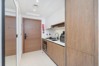 StayShort - Modern Studio Retreat in Al Furjan - Sleeps 2! - 4