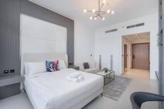 StayShort - Modern Studio Retreat in Al Furjan - Sleeps 2! - 3