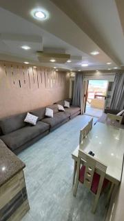 شاليه 3 غرف ارضي مرتفع بجنينه خاصه علي البحر مباشر المعموره الشاطئ - Alexandria - 8