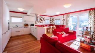 Beautiful Red, La Punt Chamues - Engadin - Ponte - 8