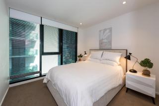 Convenient 1BR Apartment in the CBD with Parking - Melbourne - 9