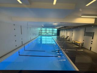 Convenient 1BR Apartment in the CBD with Parking - Melbourne - 1
