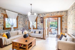 Villa Eleftheria: 5 bedroom villa with Pool & Jacuzzi in Panormo! - Panormos Rethymno - 8