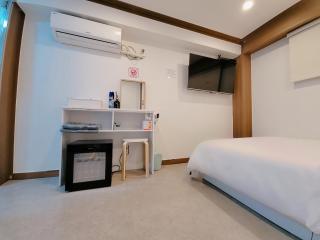 영등포구청역 달모텔 - 1