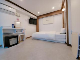 영등포구청역 달모텔 - 2