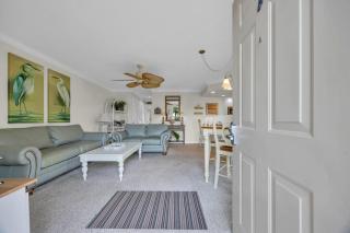 Shorehaven Lakefront & Steps to Beach w Pool and Grill - 3